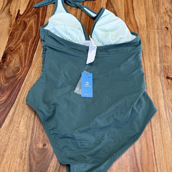 Women's Cupshe Swimsuit One Piece NEW with tags - Size L - Picture 3 of 4